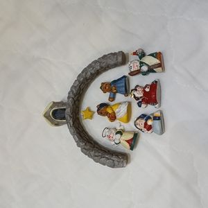 A Marry Little Mini Christmas Nativity Set